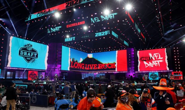 CLEVELAND, OHIO - APRIL 29: Fans wait for the start of the 2021 NFL Draft at the Great Lakes Scienc...